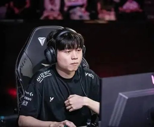 开云体育下载-EDG绝杀SHR，ShowMaker操刀奇招英雄翻盘顶尖较量全球总决赛，成为赛场最大亮点的简单介绍