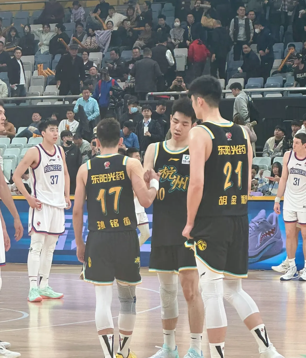 哈尔滨举办第十届少年CBA城市赛，百余支队伍齐聚冰城角逐的简单介绍