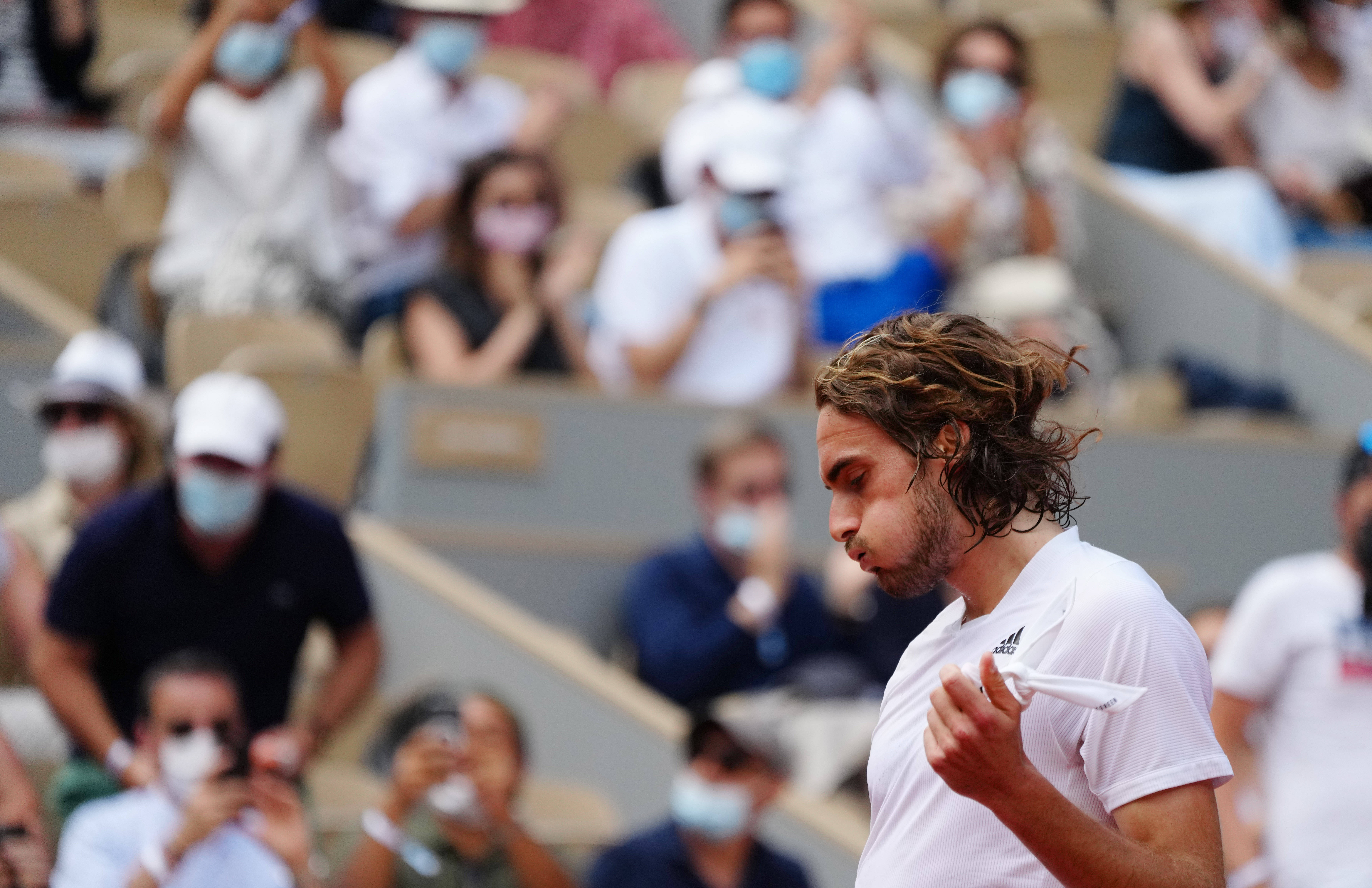 开云体育登录-法国网球队轻取美国网球队，西西帕斯统治全场