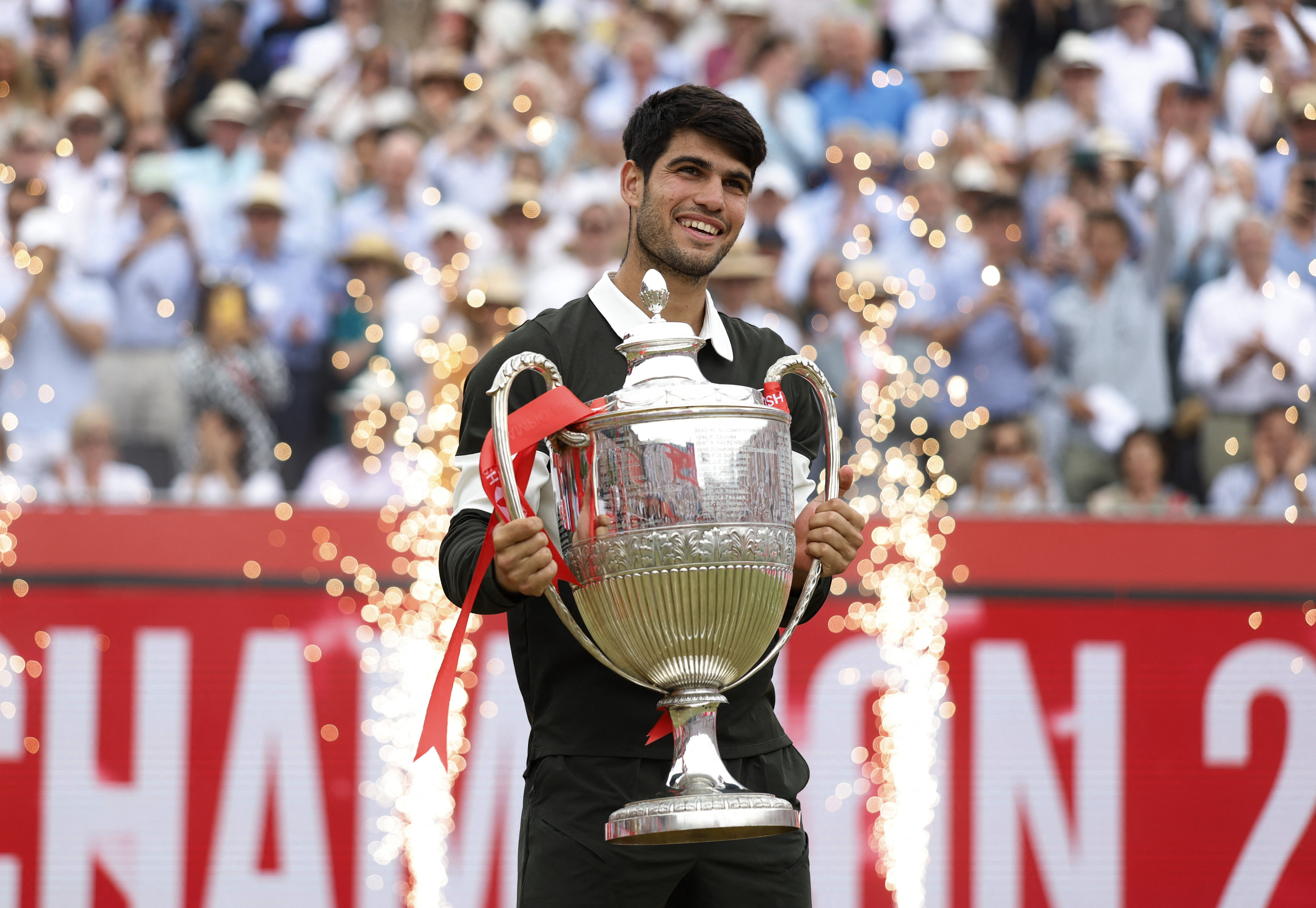 开云下载-包含澳大利亚网球队碾压意大利网球队，阿尔卡拉斯关键制胜的词条