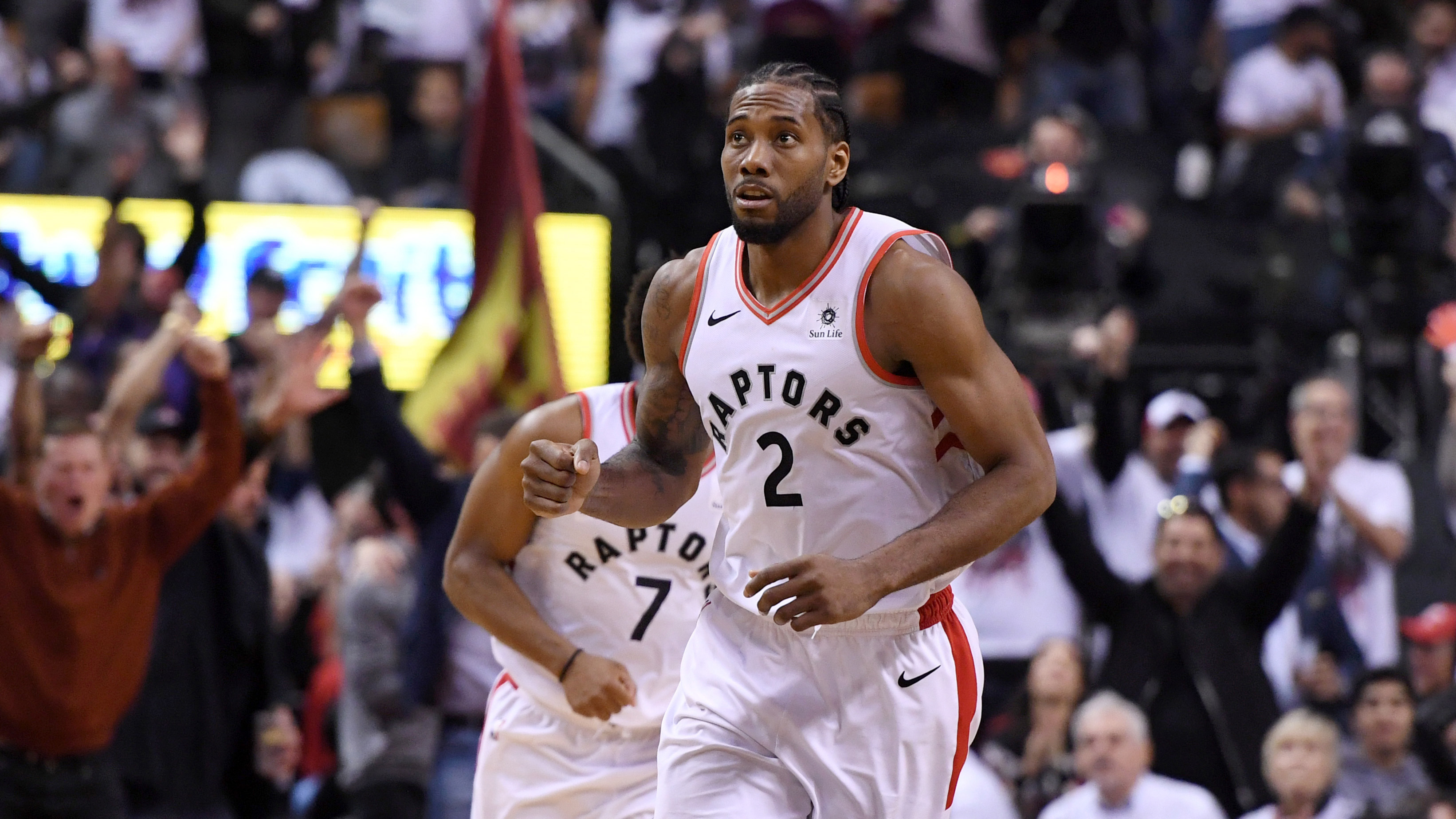 猛龙逆转魔术!伦纳德关键绝杀 猛龙逆转魔术!伦纳德关键绝杀