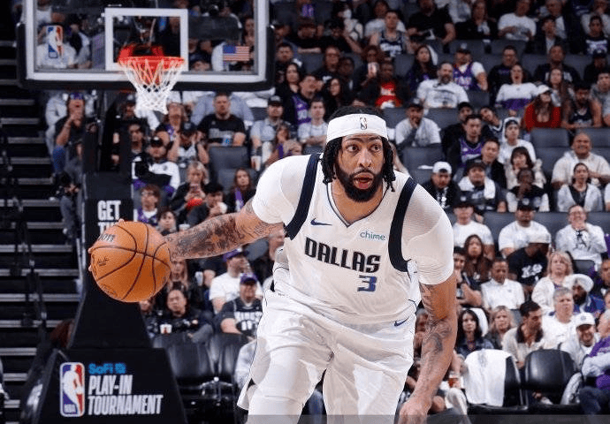 勇士客场击败独行侠,客场优势明显 勇士客场击败独行侠,客场优势明显