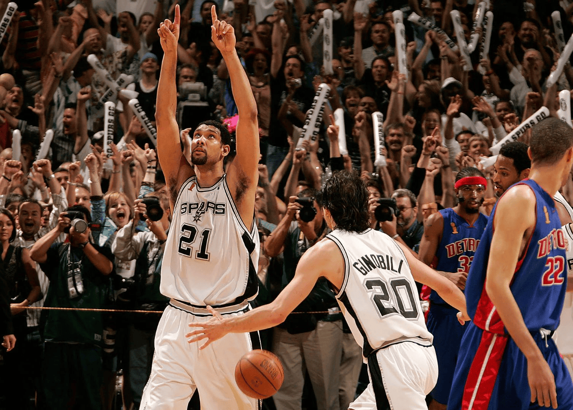 马刺客场大破小牛,取得胜利 马刺客场大破小牛,取得胜利