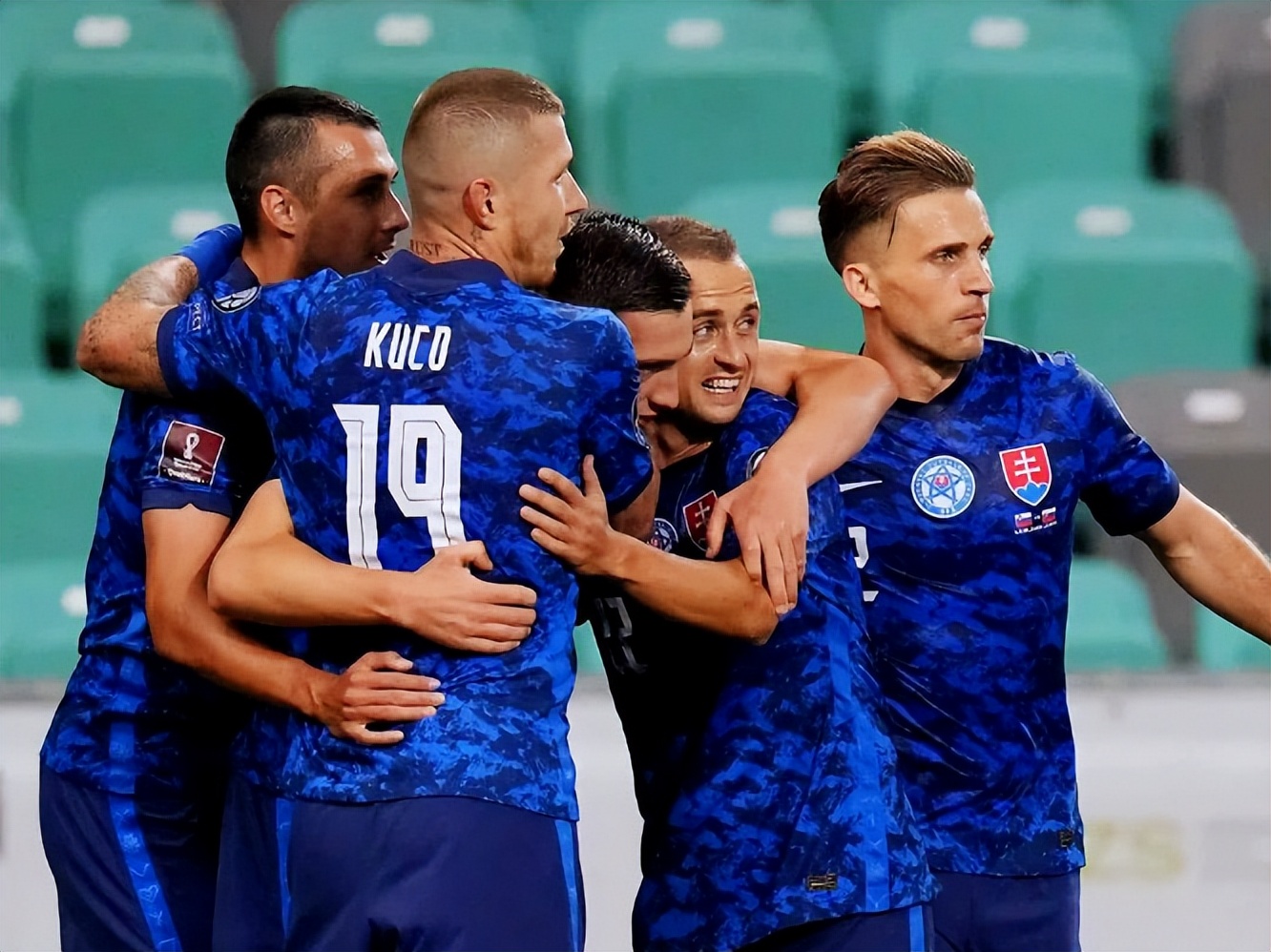 开云体育平台APP-包含欧预赛掀起激情风暴，谁能笑到最后？的词条