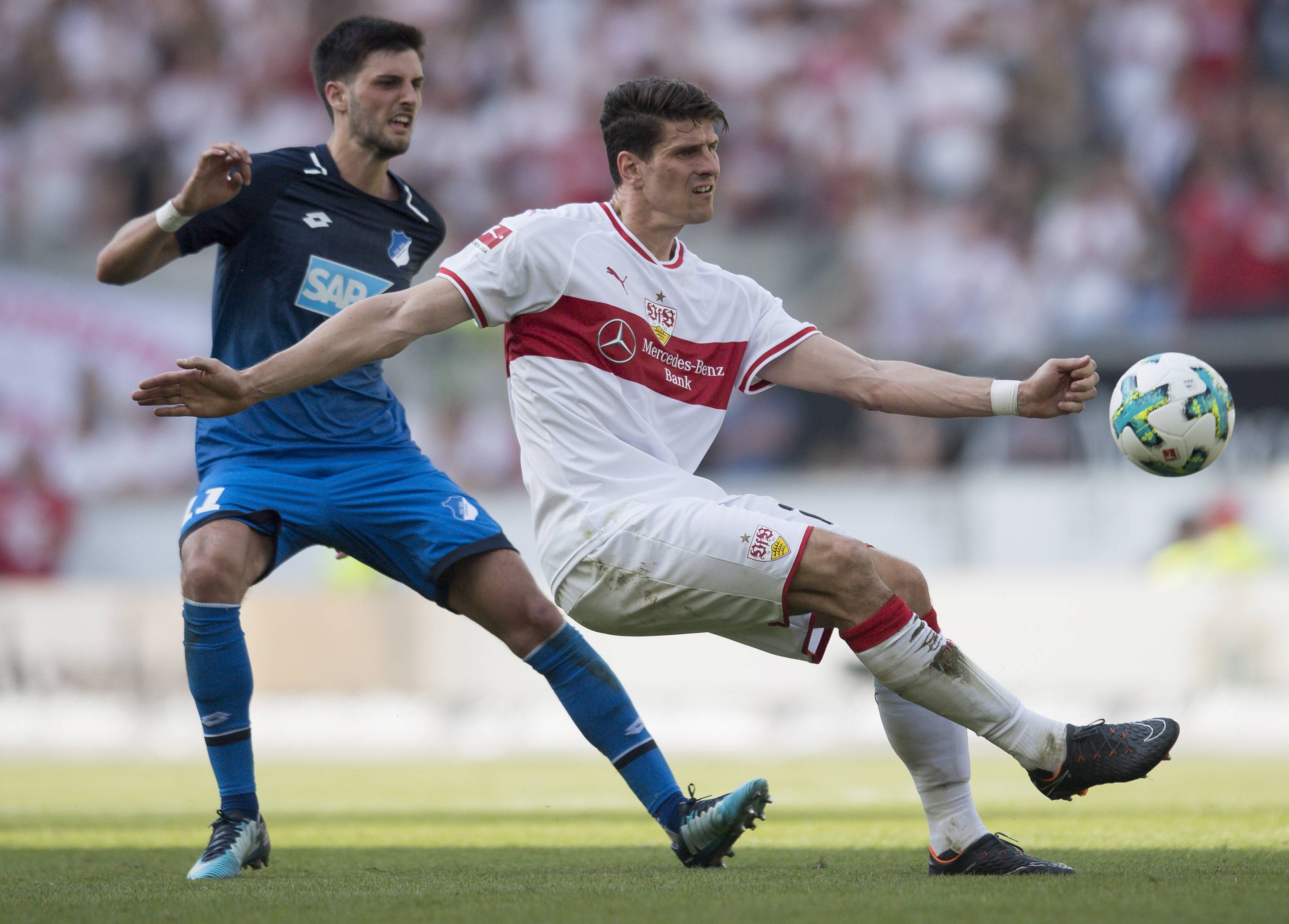 开云官方app入口-斯图加特在客场惨败，遭遇低迷