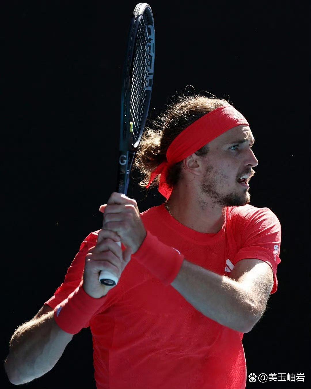 开云体育平台APP-包含澳网翻盘年终总决赛，兹维列夫高光表现的词条