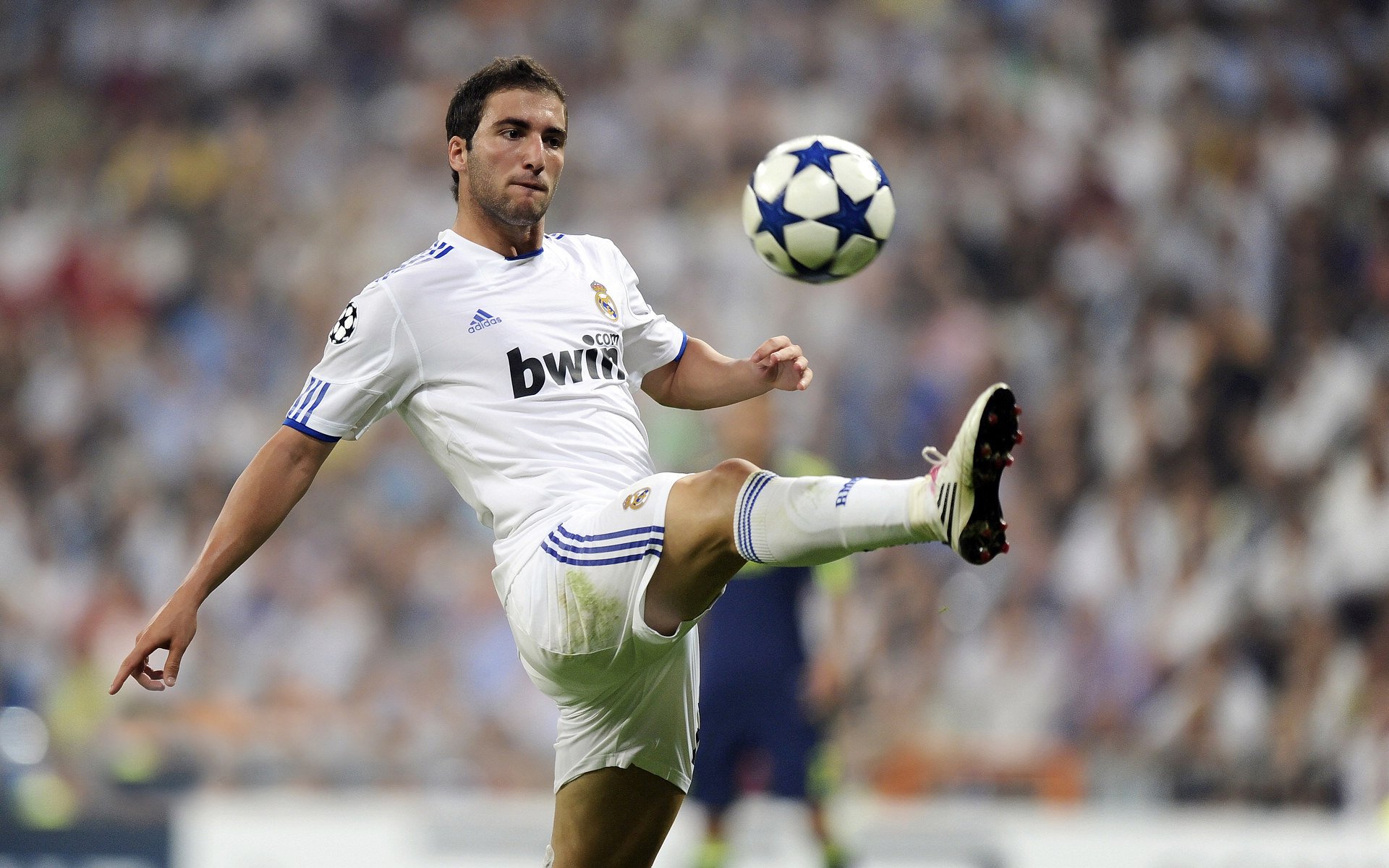 末节风暴！拉文关键制胜，广东队客场力克独行侠