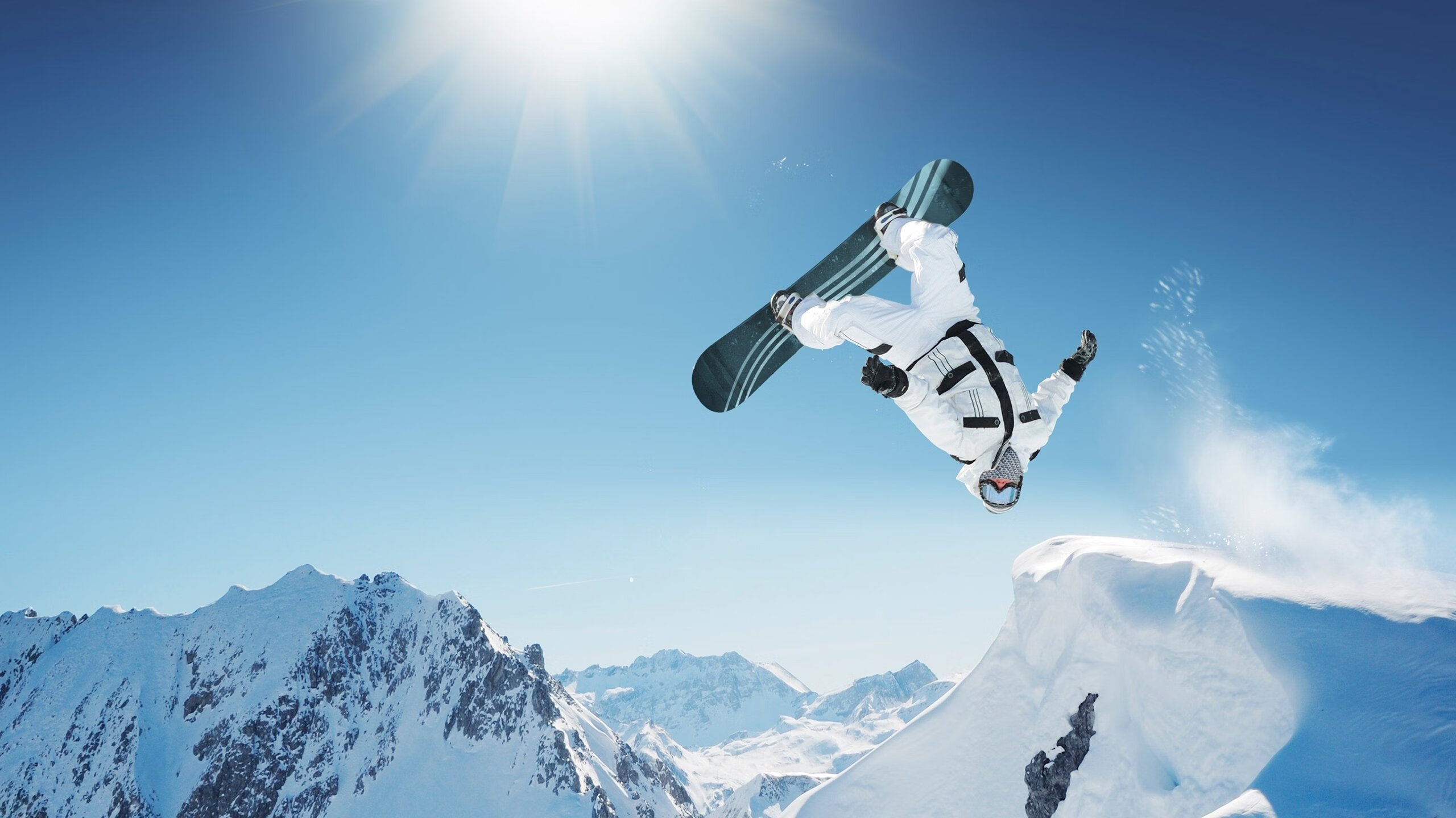 开云体育官方网站-当紫金铁壁遇上京城锋芒，NBA季后赛焦点战中的防守艺术与跨界想象