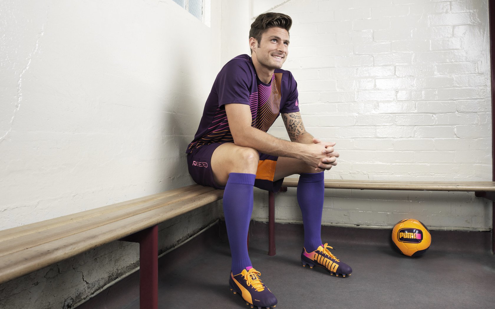 开云体育在线-新星崛起，秩序颠覆，皮亚斯特里单骑救主，索伯上演惊天翻盘